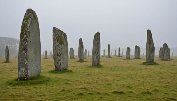 Pourquoi visiter les alignements de Carnac et leurs secrets